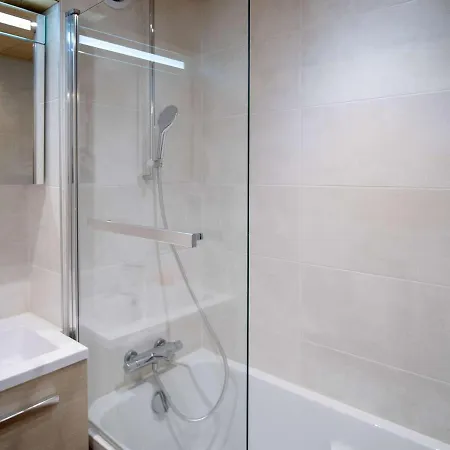 Moderne A - 4 Pers - 1 Chambre, 1 Cabine, Skis Aux Pieds, Balcon - Fr-1-637-30 Val Thorens